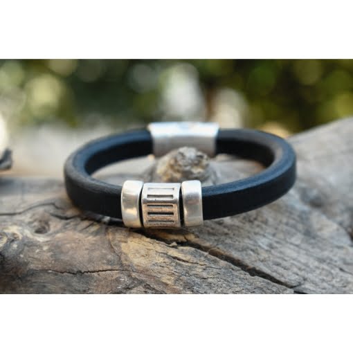 Δερμάτινο Βραχιόλι Μαύρο με Μεταλλικά Στοιχεία - Image 2