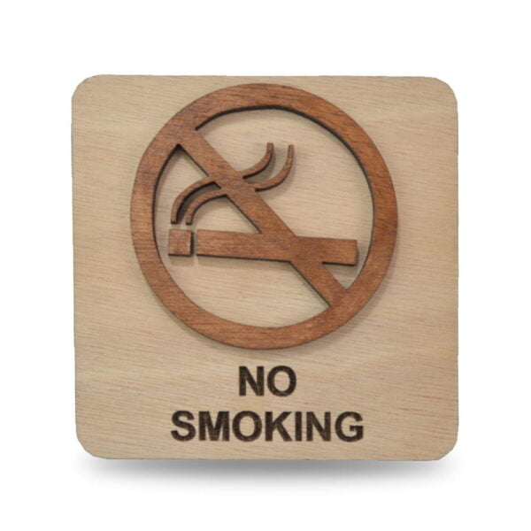 Ξύλινη τετράγωνη πινακίδα "απαγορεύεται το καπνισμα", "no smoking" με σχέδιο.