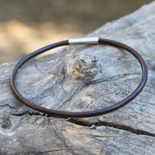 Δερμάτινο Βραχιόλι Καφέ με Μεταλλικό Κούμπωμα - Image 3