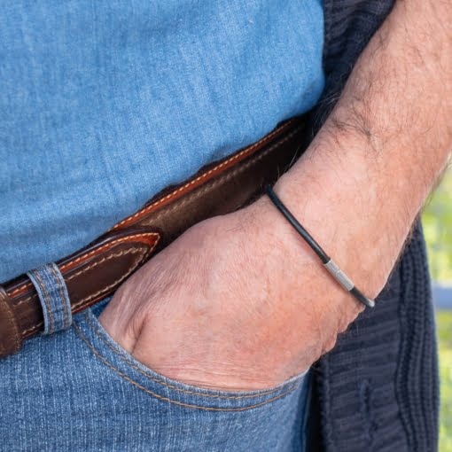 Δερμάτινο Βραχιόλι Μαύρο με Μεταλλικό Κούμπωμα - Image 4