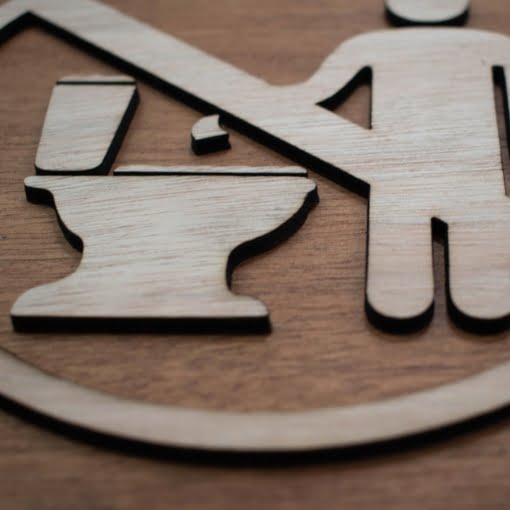 Ξύλινη Πινακίδα "Όχι Χαρτί στην Τουαλέτα" 20cm - Image 2