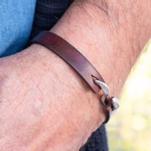 Δερμάτινο Βραχιόλι Καφέ με Χάραξη στο Εσωτερικό Μαονί - Image 3