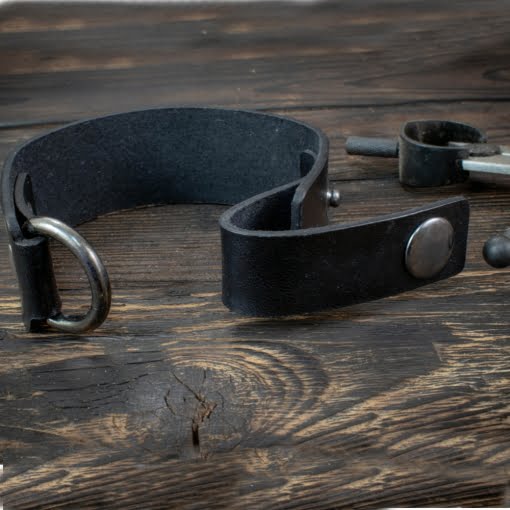 Δερμάτινο Βραχιόλι Περικάρπιο Μαύρο με Κρίκο - Image 3