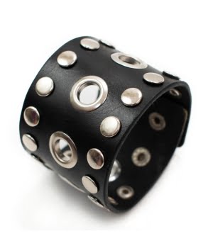 Δερμάτινο Περικάρπιο Μαύρο με Μεταλλικά Διακοσμητικά