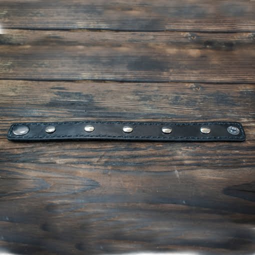 Δερμάτινο Βραχιόλι Μαύρο Με Μεταλλικά Στοιχεία - Image 2